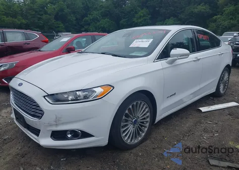 2013 Ford Fusion Hybrid Titanium from USA, damaged, VIN 3FA6P0RU6DR315585